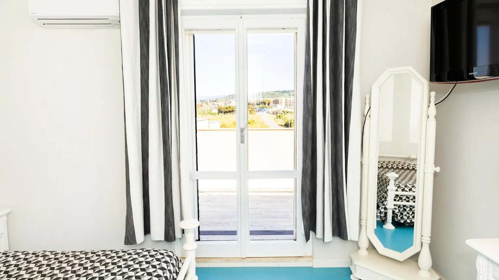 Apartment Lovealghero Stanze In Attico Vista Mare